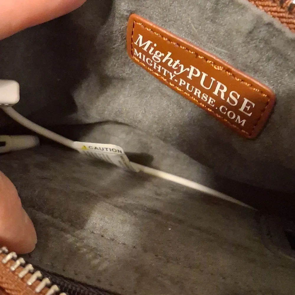 Wristlet-I-phone Charger- NWOT's - Picture 5 of 9